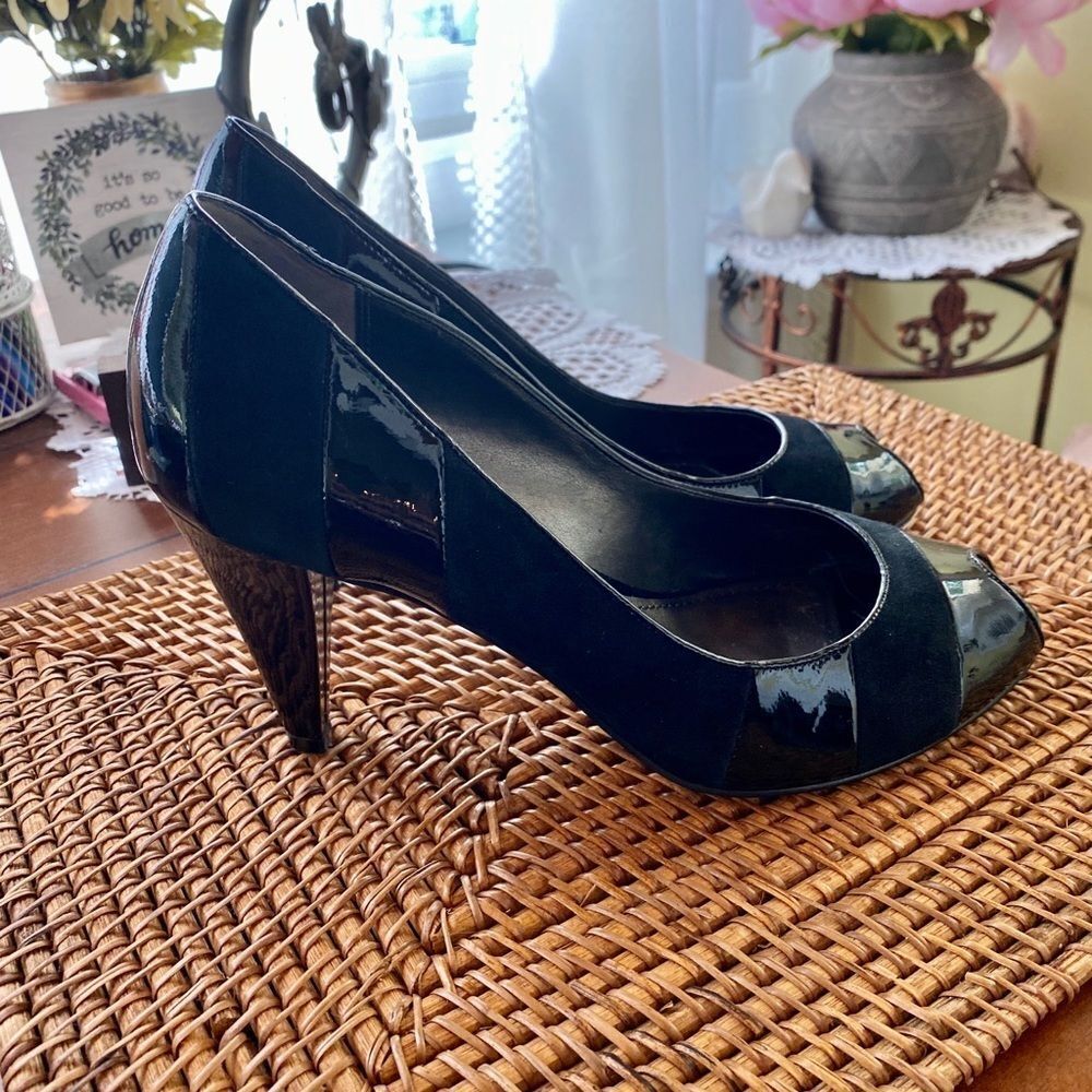 Gorgeous Franco Sarto Suede/Patent Leather Pumps